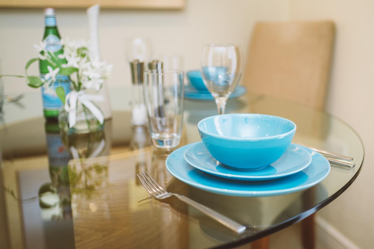 Charming Two Bedroom Apartment With Free Private Parking Ледърхед Екстериор снимка